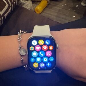 Smart Touchscreen Fitness Watch - White